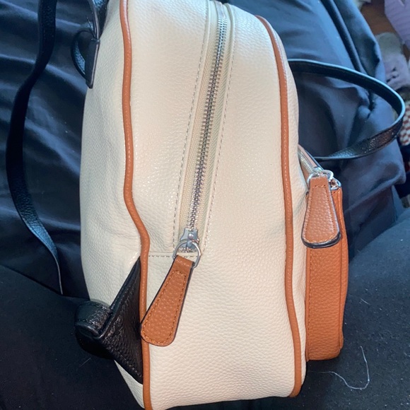 Guess mini backpack - Picture 4 of 4